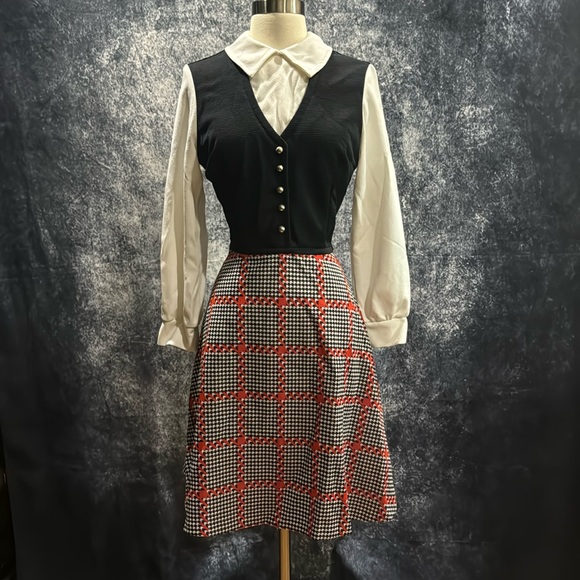 Kenny Classics Dresses & Skirts - Vintage Kenny Classics black white & red vest dress w houndstooth skirt